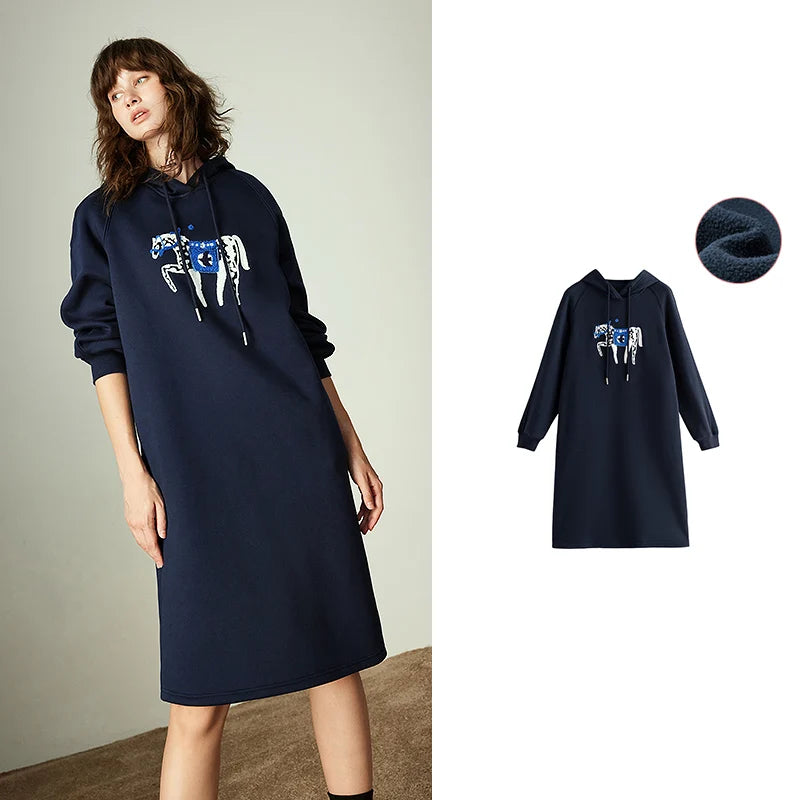 Robe Sweatshirt Femme – Capuche, Broderie Cheval, Maille Douce Fleece, Coupe Loose Mi-longue