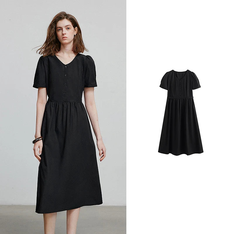 Elegant women's summer dress with a chic and feminine flowing cut