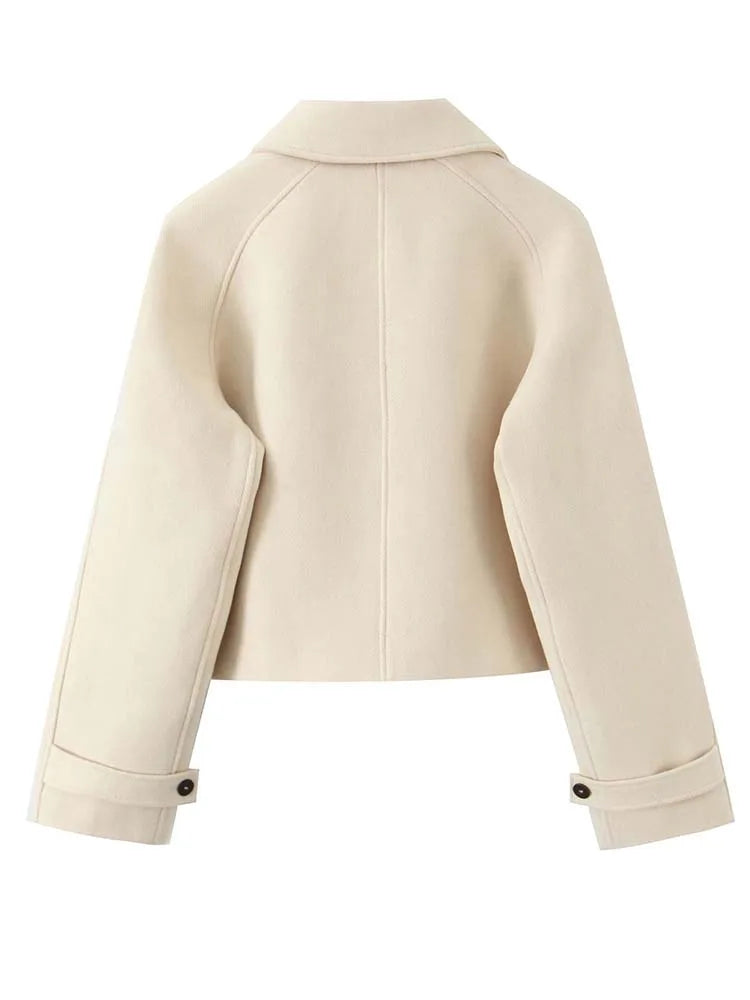 Elegant Coat with Buttons and Notched Collar