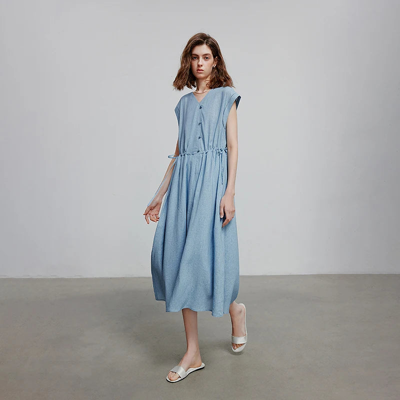 Elegant women's summer dress with a chic and feminine flowing cut
