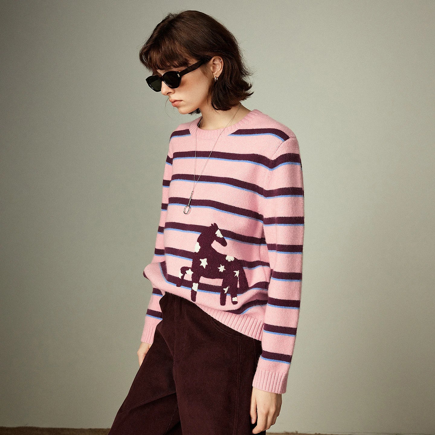 Pull Femme Vintage – Rayures & Broderie Étoile et Cheval, Col Rond