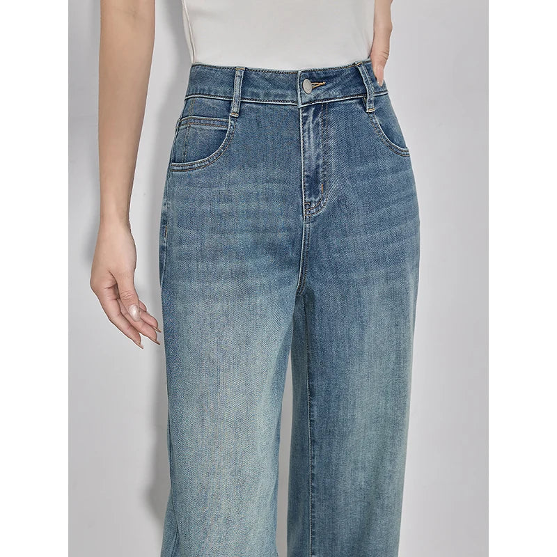 Jean femme coupe droite large longueur cheville avec ourlet retroussé
