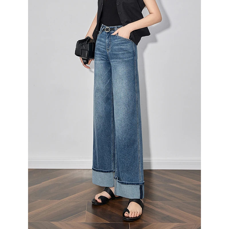 Jean femme coupe droite large avec ourlet retroussé