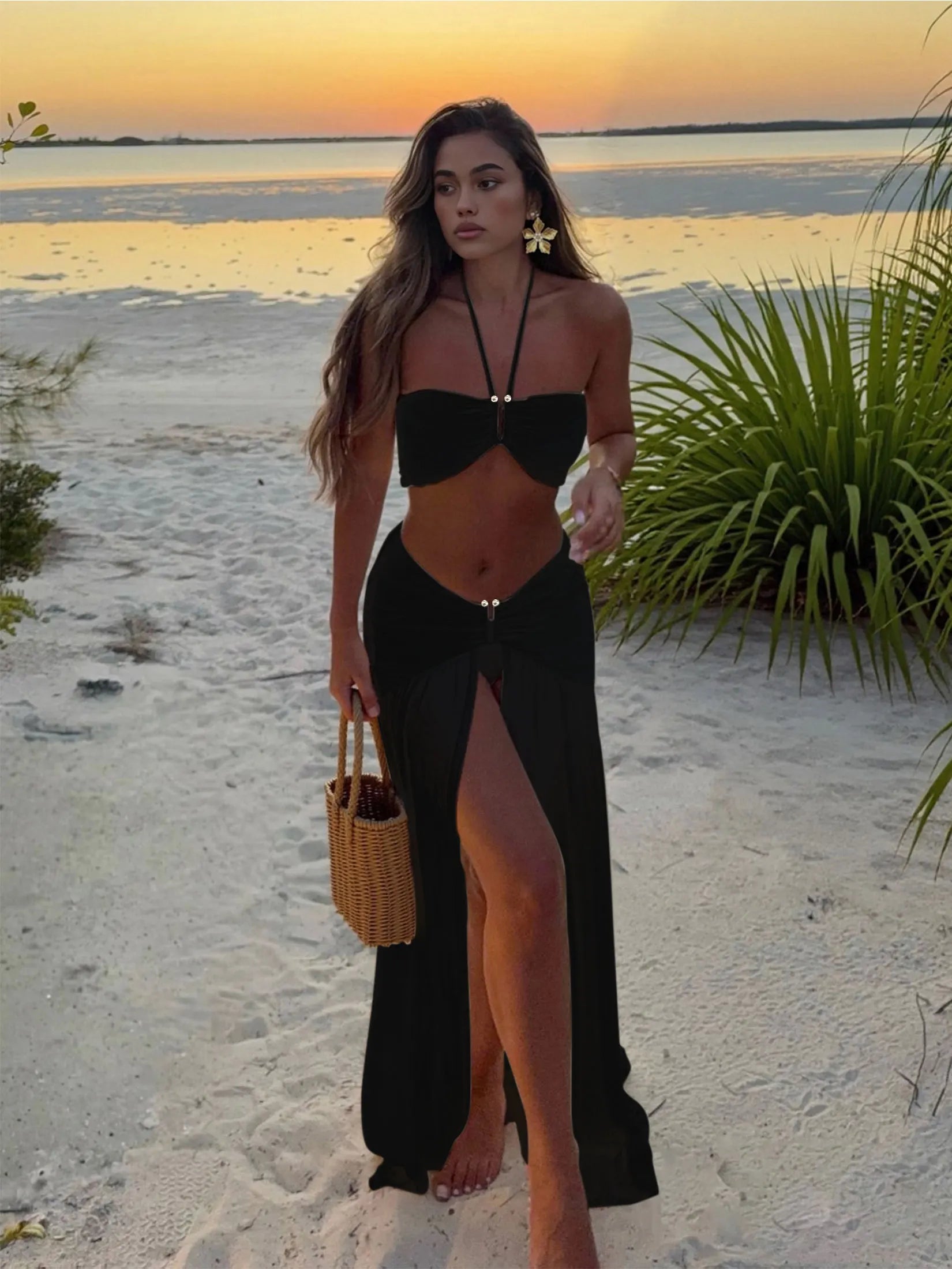 Ensemble bikini 3 pièces blanc col halter avec jupe maxi à découpe transparente