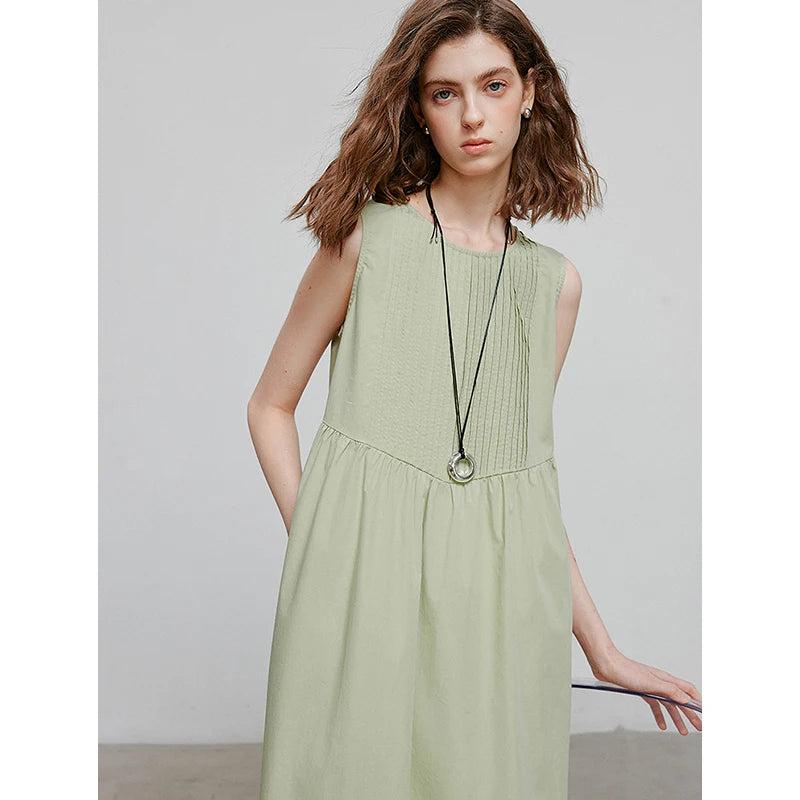 Elegant women's summer dress with a chic and modern flowing cut