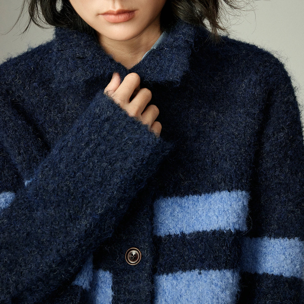 Cardigan Femme – Col Haut, Rayures Vintage, Laine Nuage
