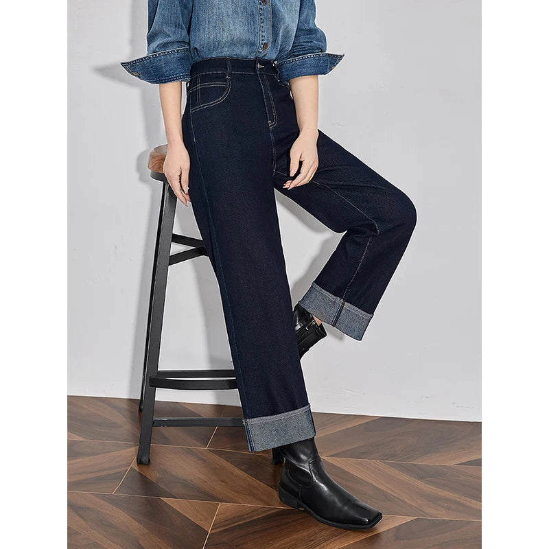 Jean femme coupe droite large longueur cheville avec ourlet retroussé